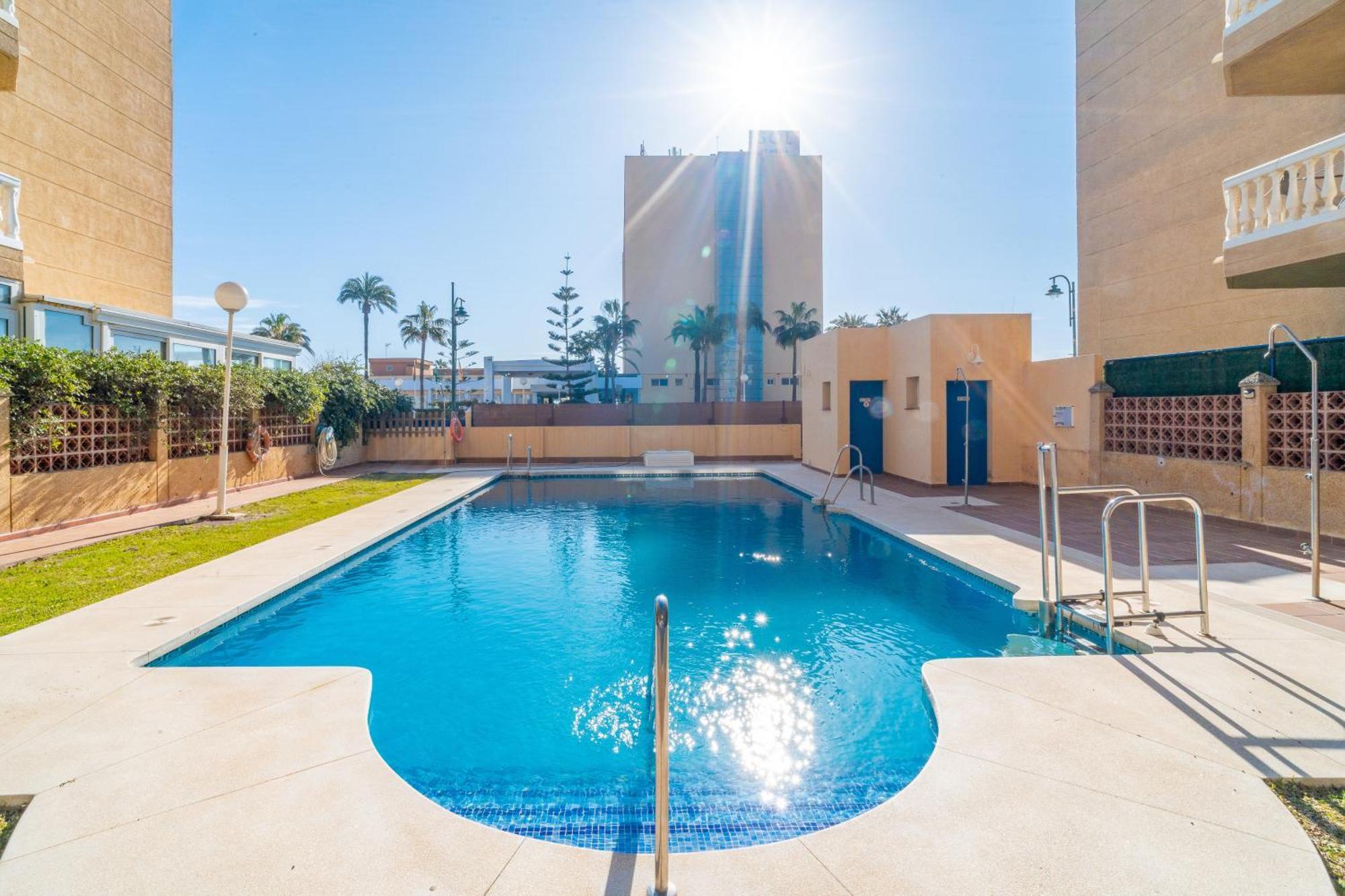 Casa Playa Guadalmar, Beautiful Apartment In Front Of The Sea, Wifi, Ac, Smart Tv, Private Parking Málaga Extérieur photo