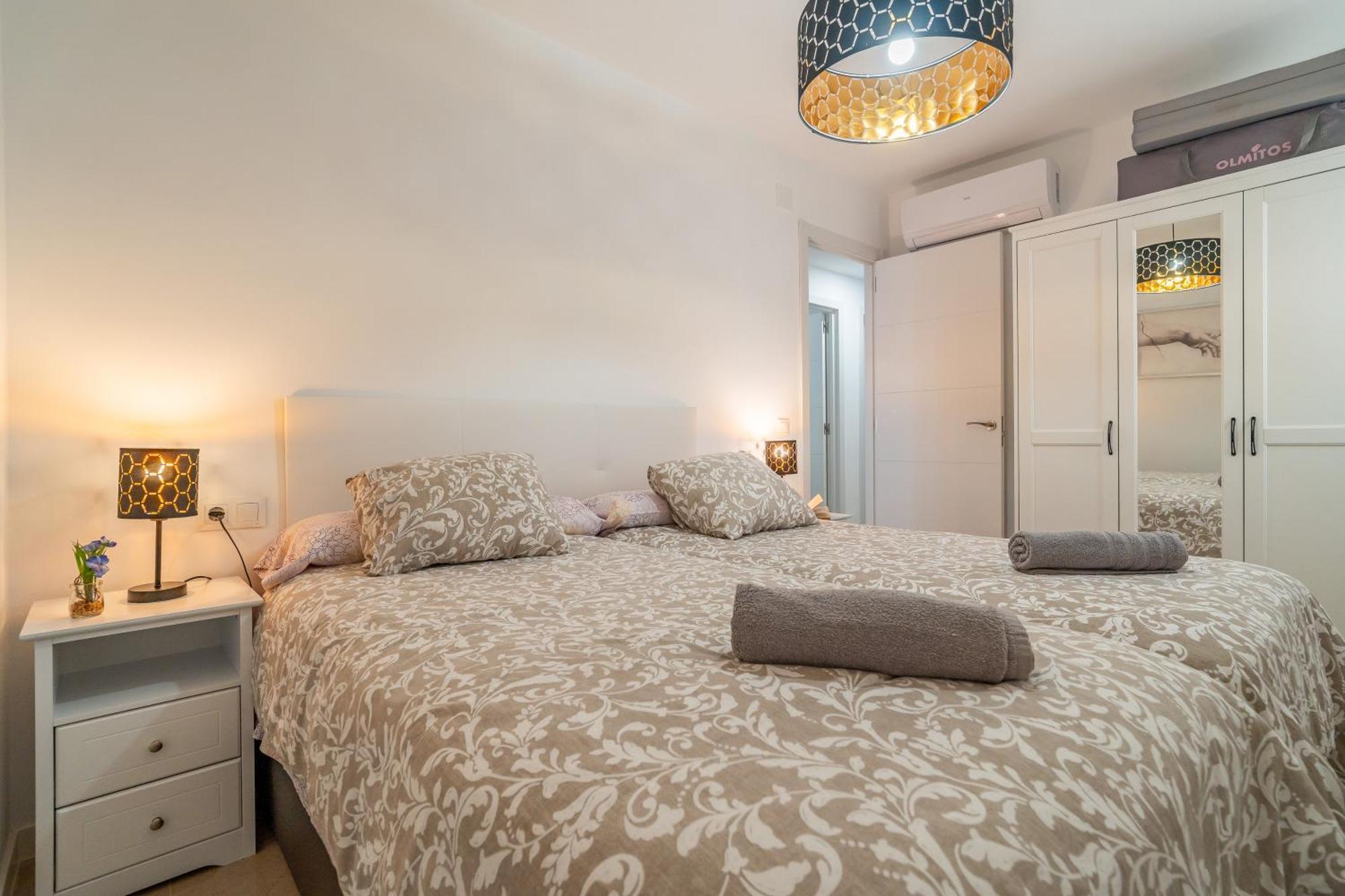 Casa Playa Guadalmar, Beautiful Apartment In Front Of The Sea, Wifi, Ac, Smart Tv, Private Parking Málaga Extérieur photo