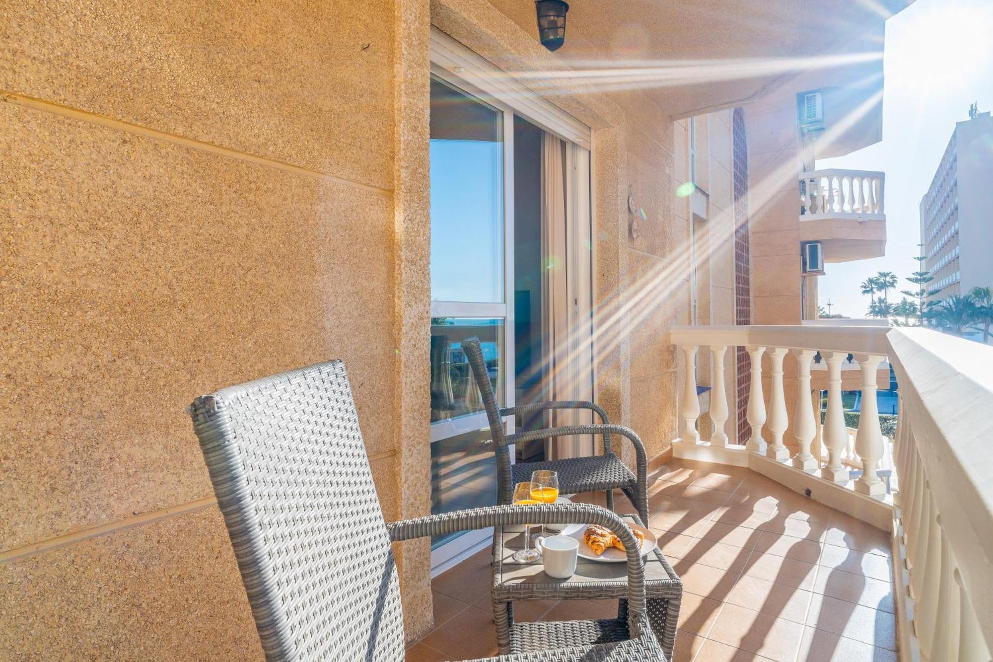 Casa Playa Guadalmar, Beautiful Apartment In Front Of The Sea, Wifi, Ac, Smart Tv, Private Parking Málaga Extérieur photo