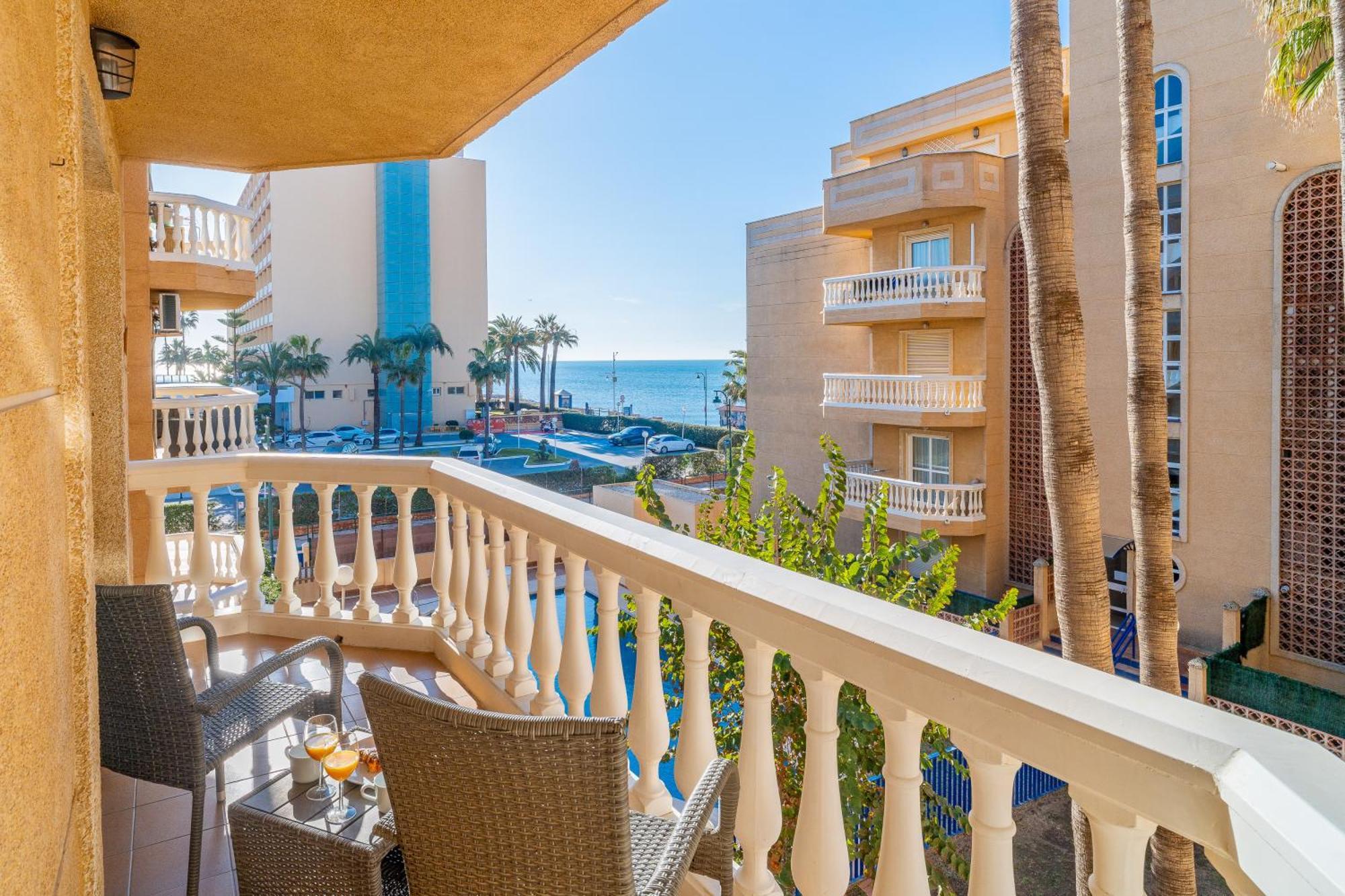 Casa Playa Guadalmar, Beautiful Apartment In Front Of The Sea, Wifi, Ac, Smart Tv, Private Parking Málaga Extérieur photo