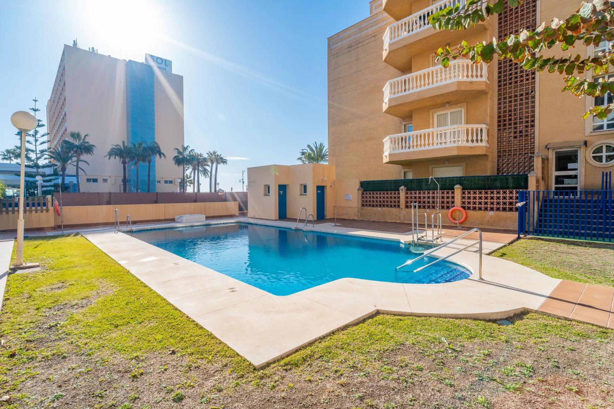 Casa Playa Guadalmar, Beautiful Apartment In Front Of The Sea, Wifi, Ac, Smart Tv, Private Parking Málaga Extérieur photo