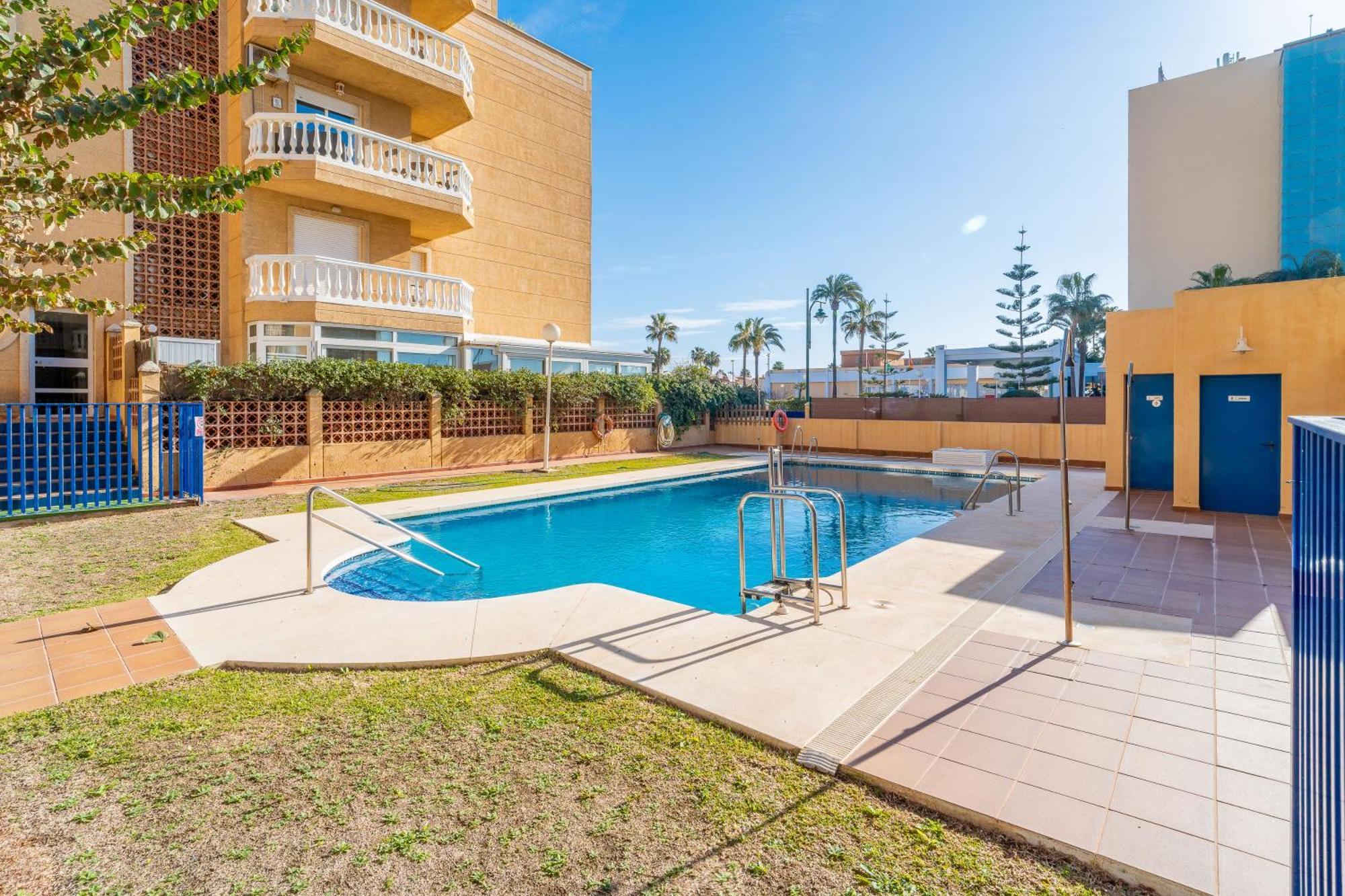 Casa Playa Guadalmar, Beautiful Apartment In Front Of The Sea, Wifi, Ac, Smart Tv, Private Parking Málaga Extérieur photo